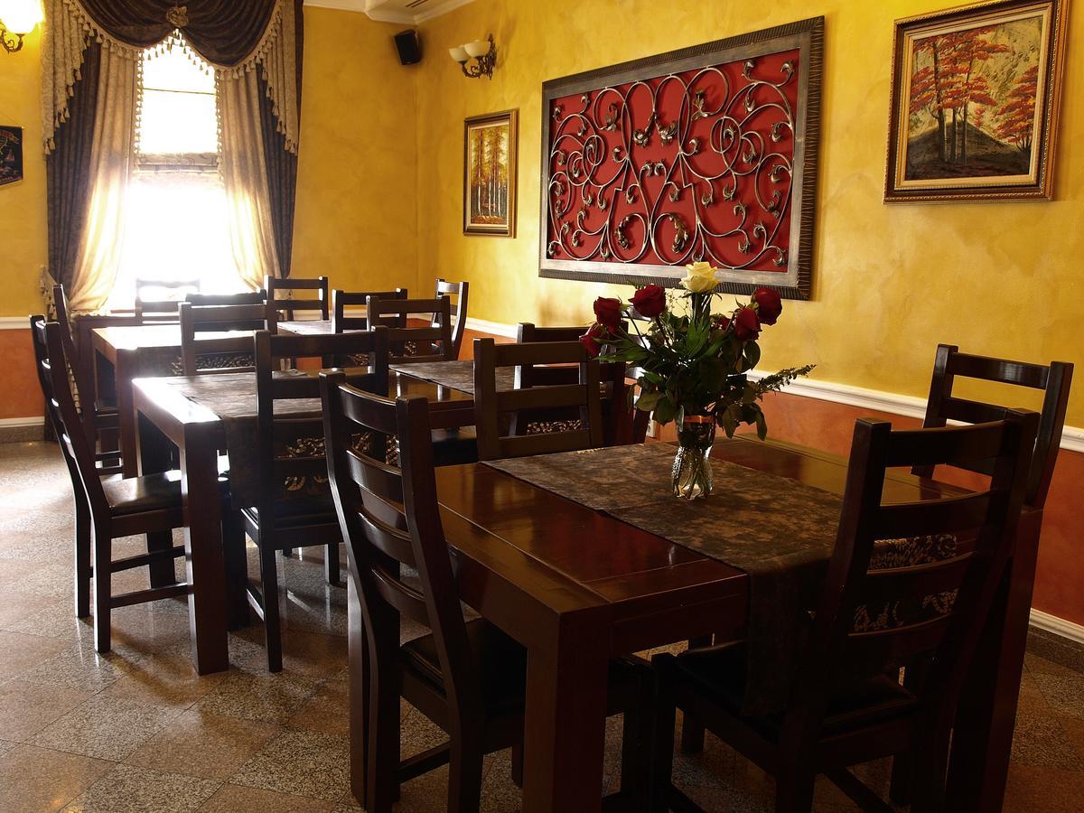 Pensiunea Byblos Piatra Neamt Luaran gambar